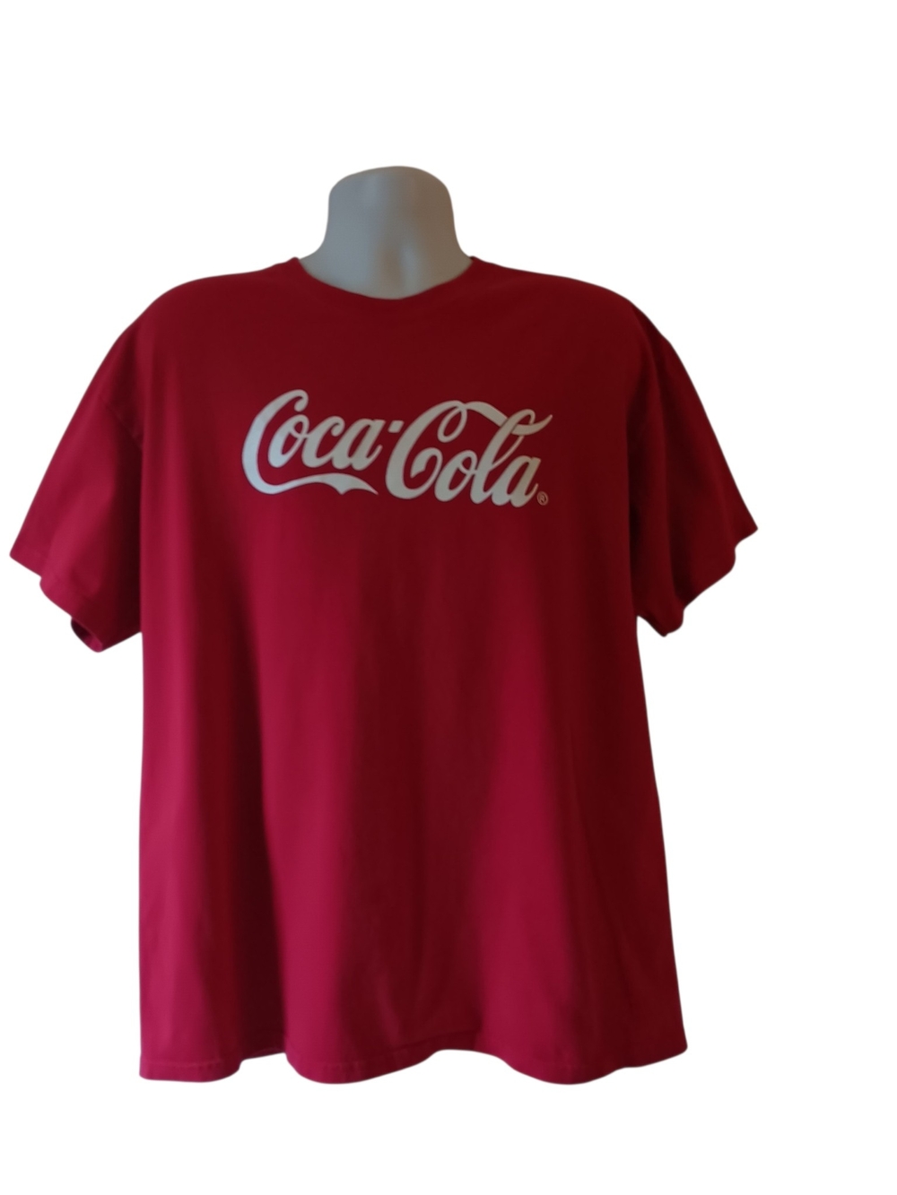 Coca-Cola men's red short-sleeve graphic t-shirt size XL